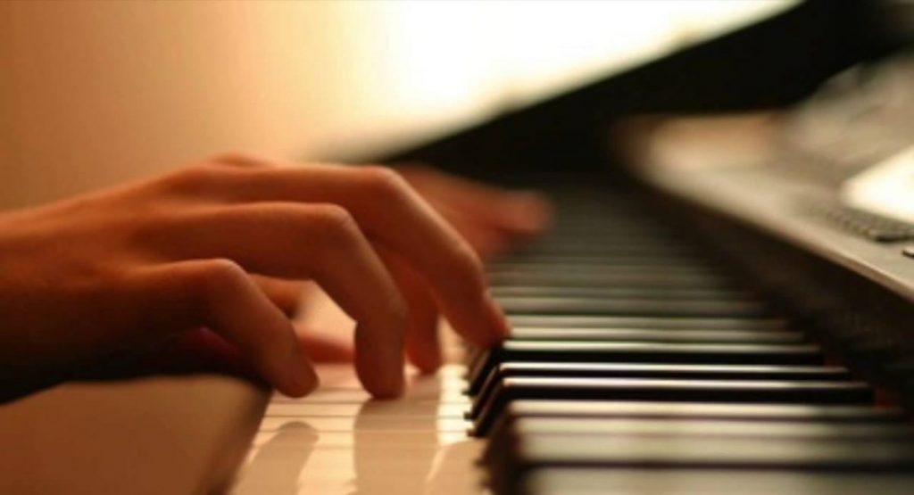 nwc3c4d5807b456addb0b49b7b46adb862 1 1200x650 1024x555 - Đệm Đàn Piano Cho Nhạc Nhẹ %year